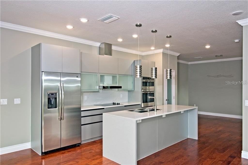 1927 Greenbriar Ter - Photo 6 of 50