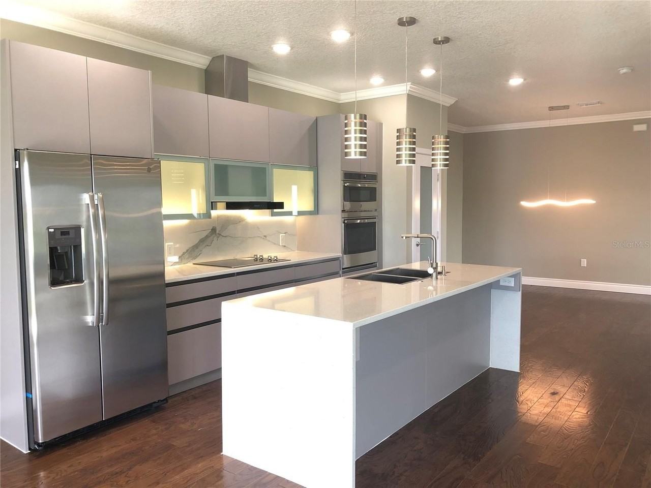 1927 Greenbriar Ter - Photo 7 of 50