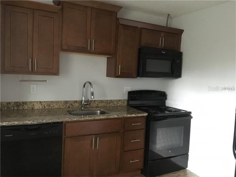 508 Varsity St - Photo 4 of 10