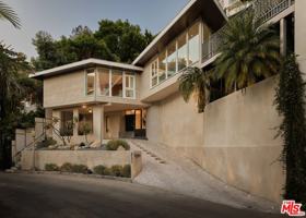 featured image of 8593 Hollywood Blvd