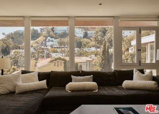 8593 Hollywood Blvd - Photo 2 of 8