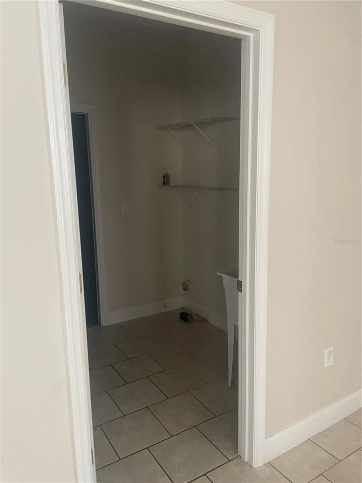 322 Dundee Dr - Photo 6 of 25