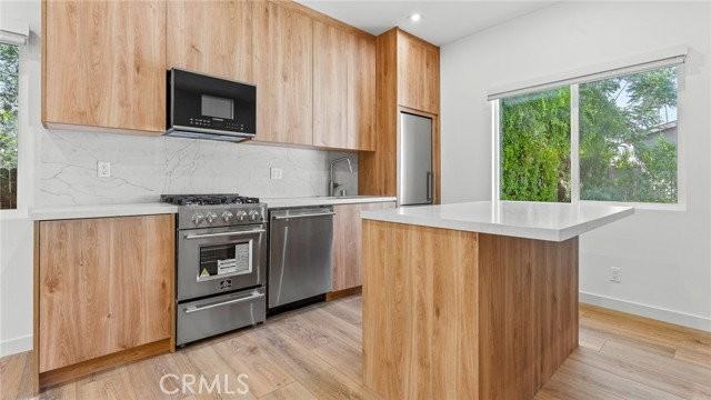 512 W Washington Blvd - Photo 4 of 8