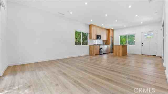 512 W Washington Blvd - Photo 6 of 8