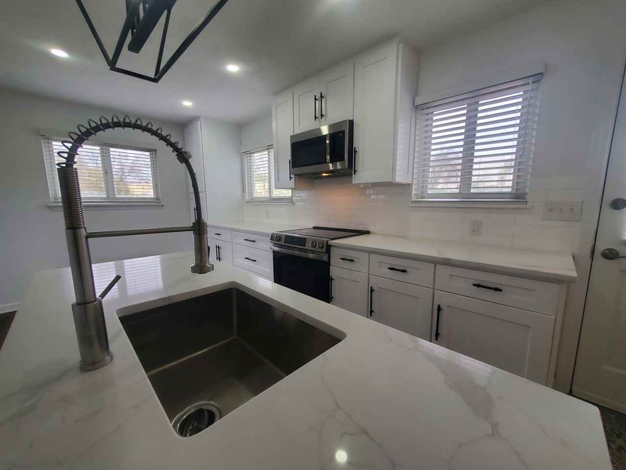 10 Silver St #1 - Photo 3 of 8