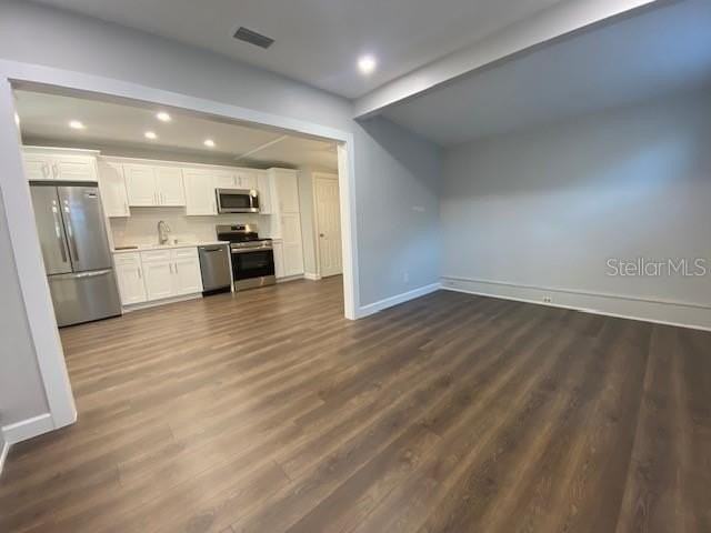 4665 Yarmouth Ave S - Photo 3 of 14