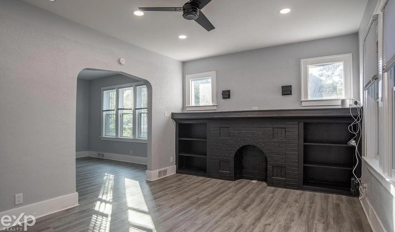 5217 Lakeview St - Photo 5 of 18