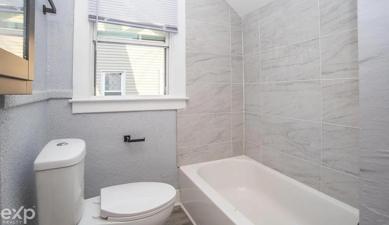 5217 Lakeview St - Photo 7 of 18