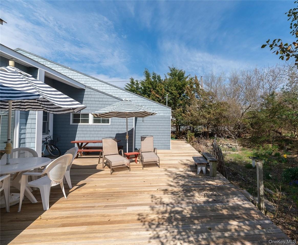 55 Ocean Rd - Photo 2 of 14