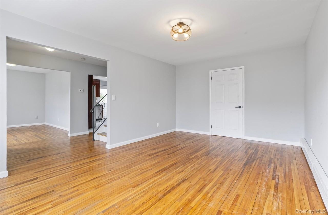 311 W Penn St - Photo 4 of 28