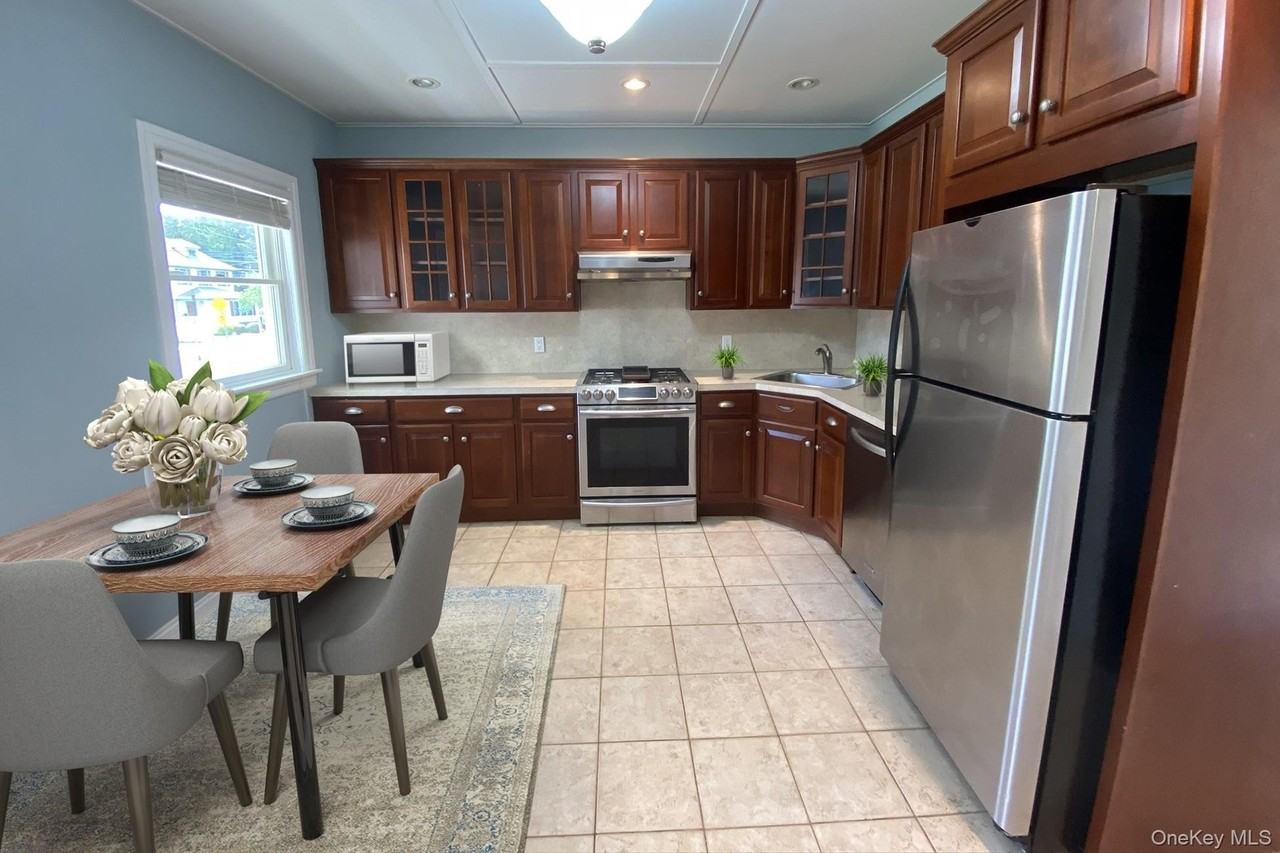 21 Franklin Ave - Photo 4 of 16