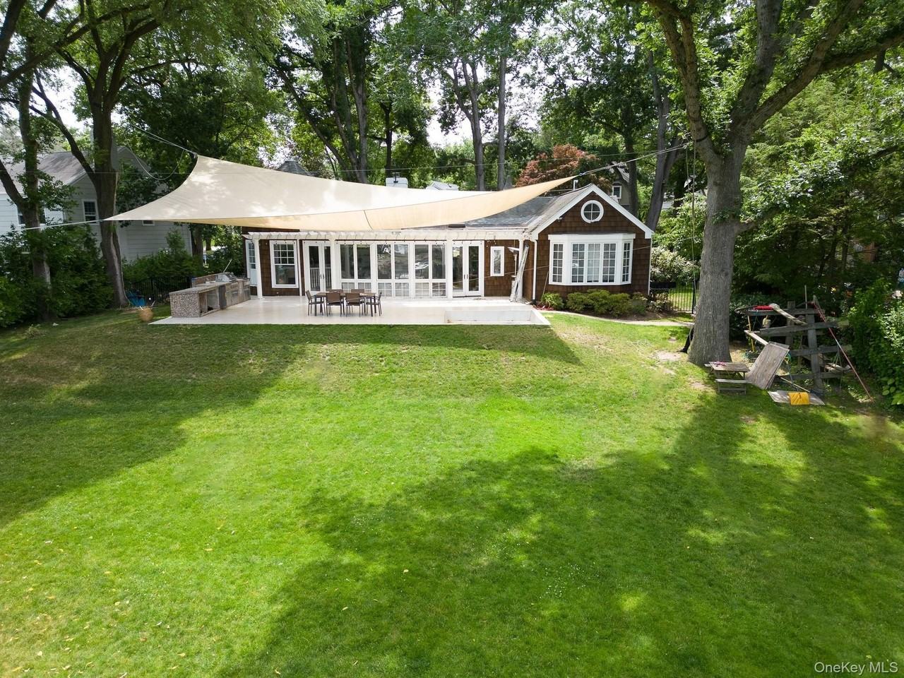 658 Shore Acres Dr - Photo 4 of 26