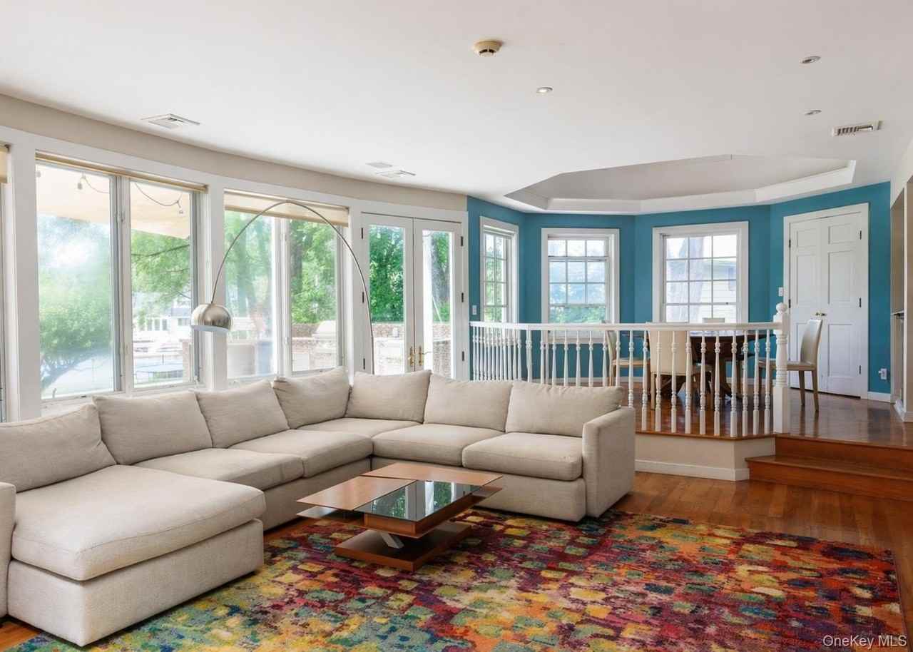 658 Shore Acres Dr - Photo 7 of 26