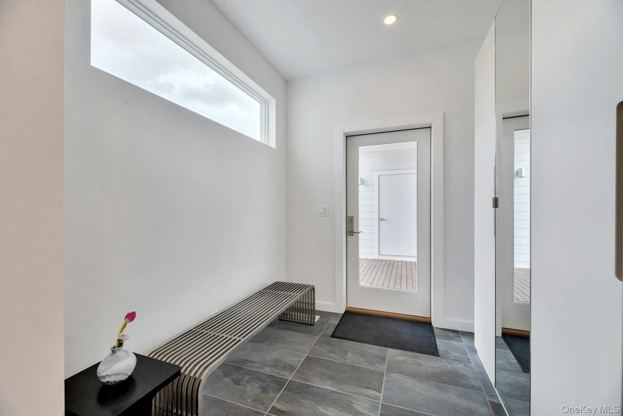 420 Old Farm Rd - Photo 3 of 34