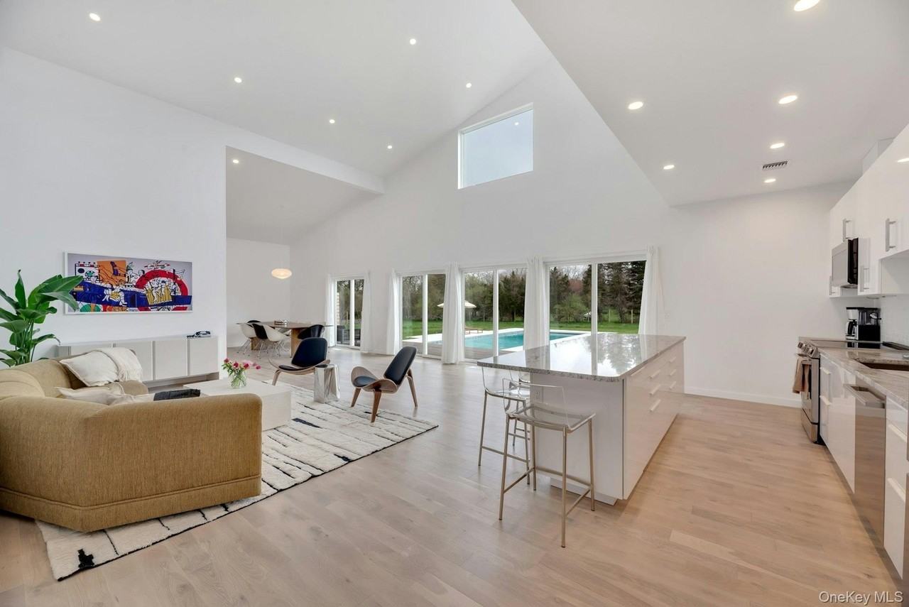 420 Old Farm Rd - Photo 4 of 34