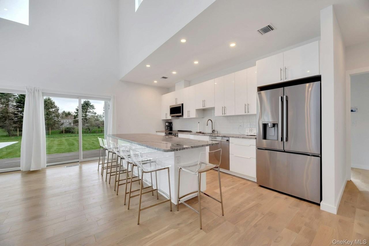 420 Old Farm Rd - Photo 5 of 34