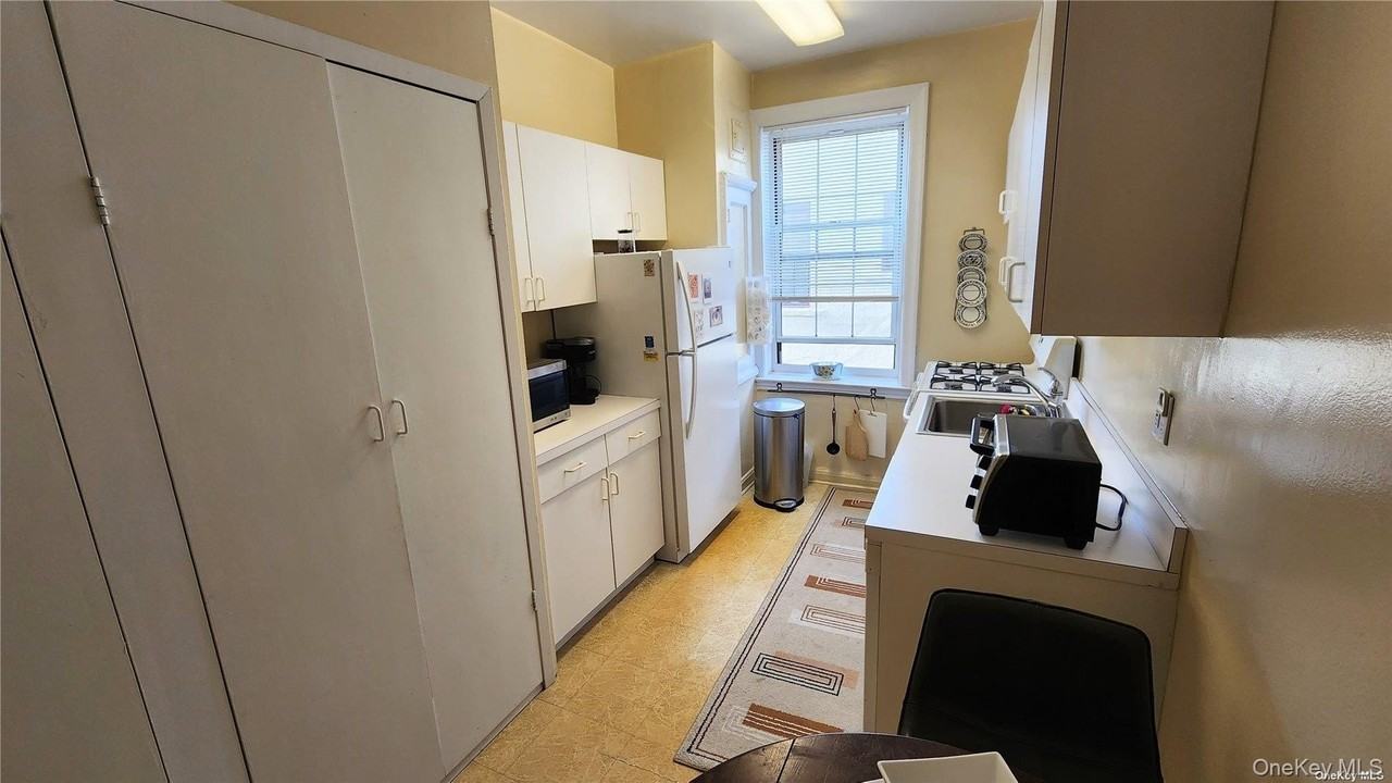 4 Maple Dr #6H - Photo 7 of 14