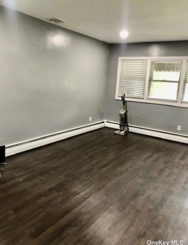 1099 Nugent Ave - Photo 3 of 8