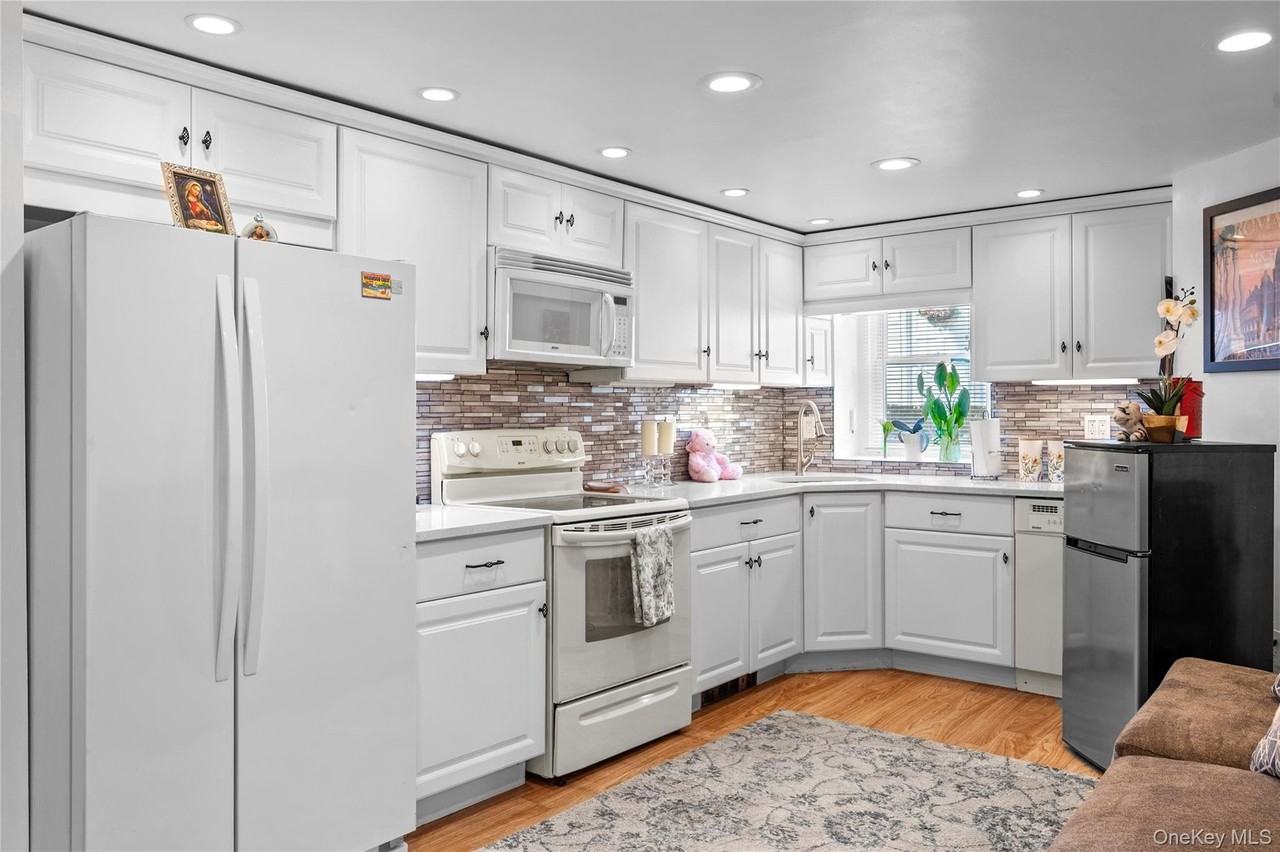 46 N High St #G - Photo 4 of 10