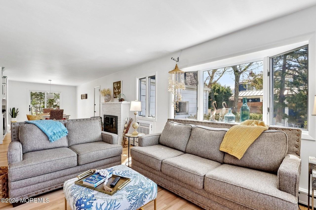 1850 Fernwood Rd - Photo 6 of 45