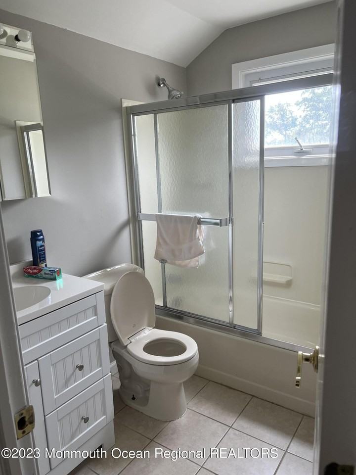 11 Barbara Ln - Photo 6 of 10