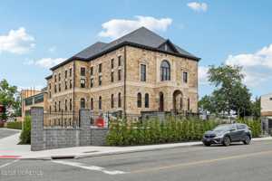 featured image of 179 Chelsea Ave #101