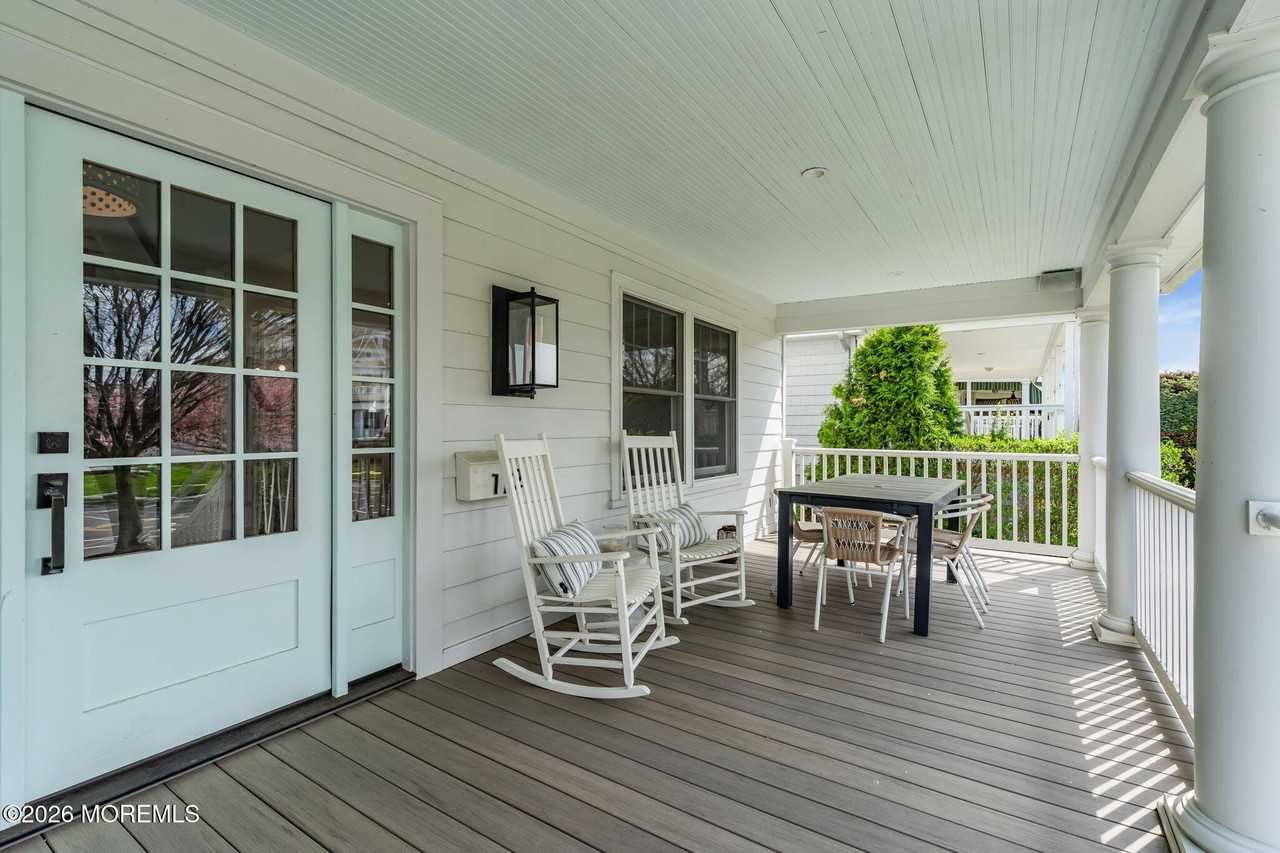 112 Sylvania Ave - Photo 6 of 50