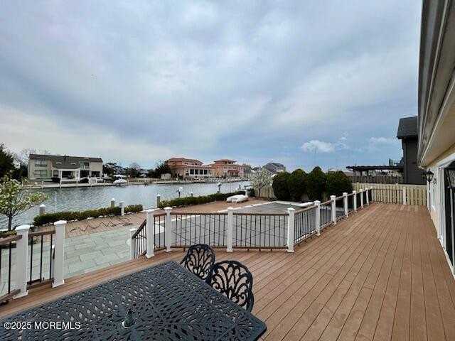 318 Aldo Dr - Photo 3 of 20