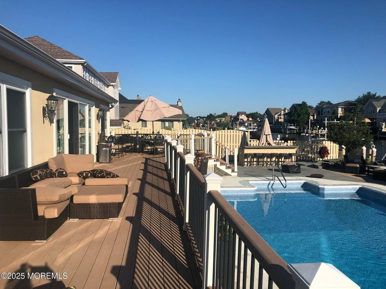 318 Aldo Dr - Photo 4 of 20