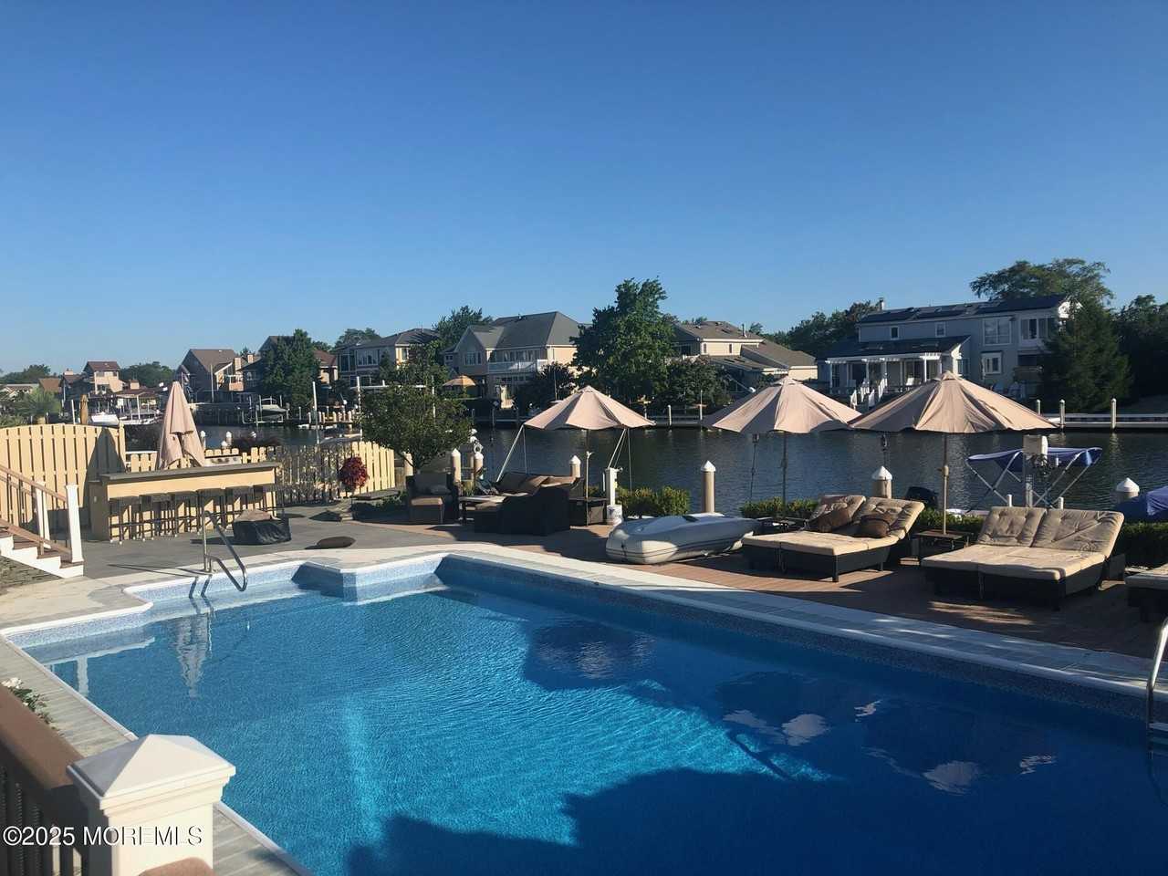 318 Aldo Dr - Photo 5 of 20