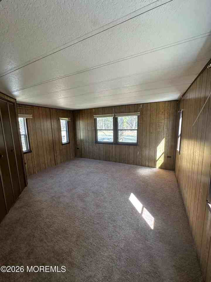 16 Maplewood Dr - Photo 6 of 12