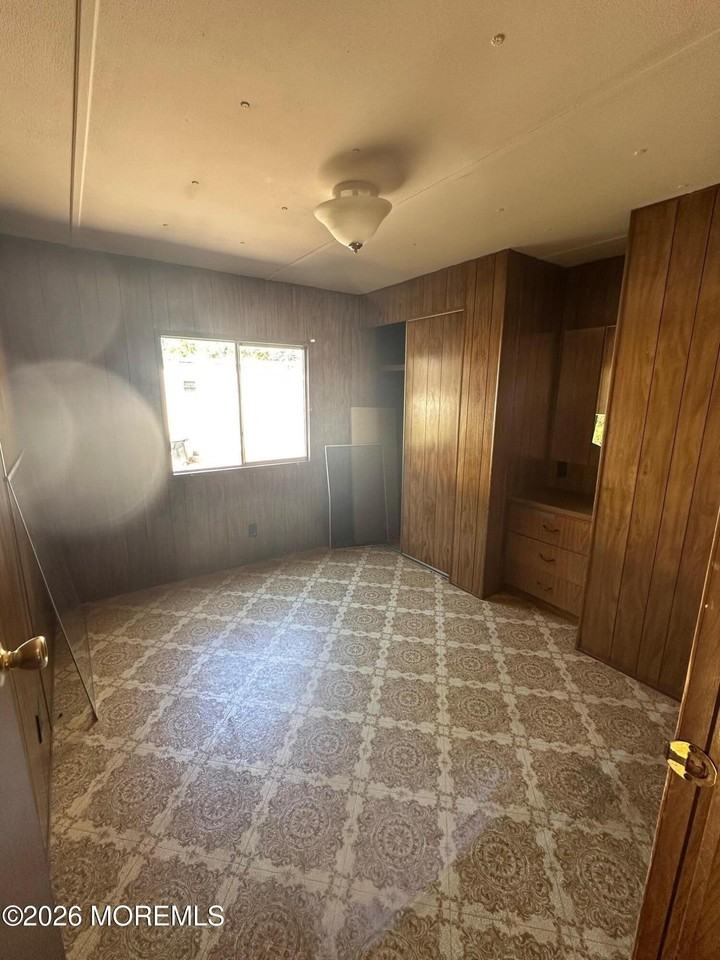 20 Maplewood Dr - Photo 5 of 7