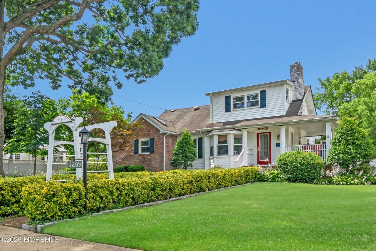 1209 16th Ave - Photo 2 of 29