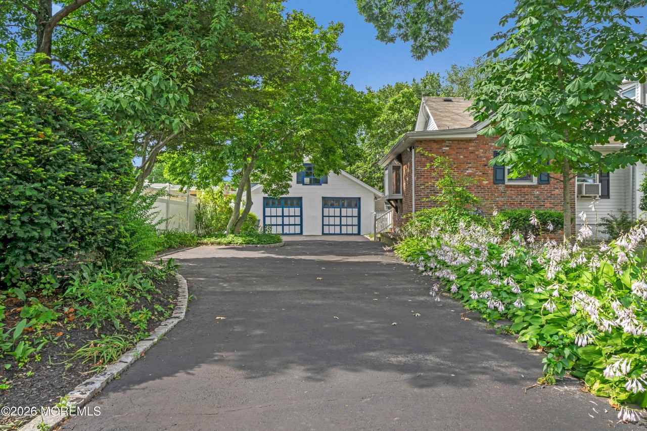 1209 16th Ave - Photo 3 of 29