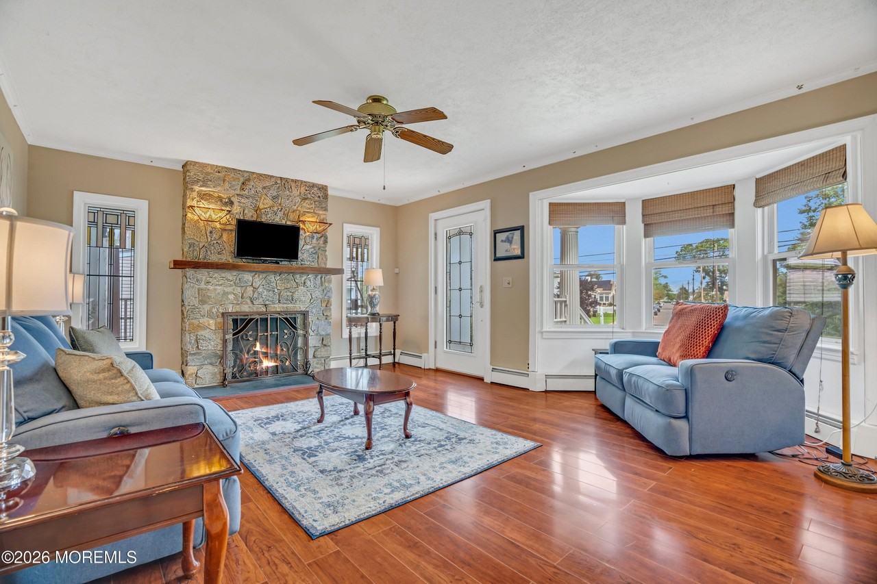 1209 16th Ave - Photo 5 of 29