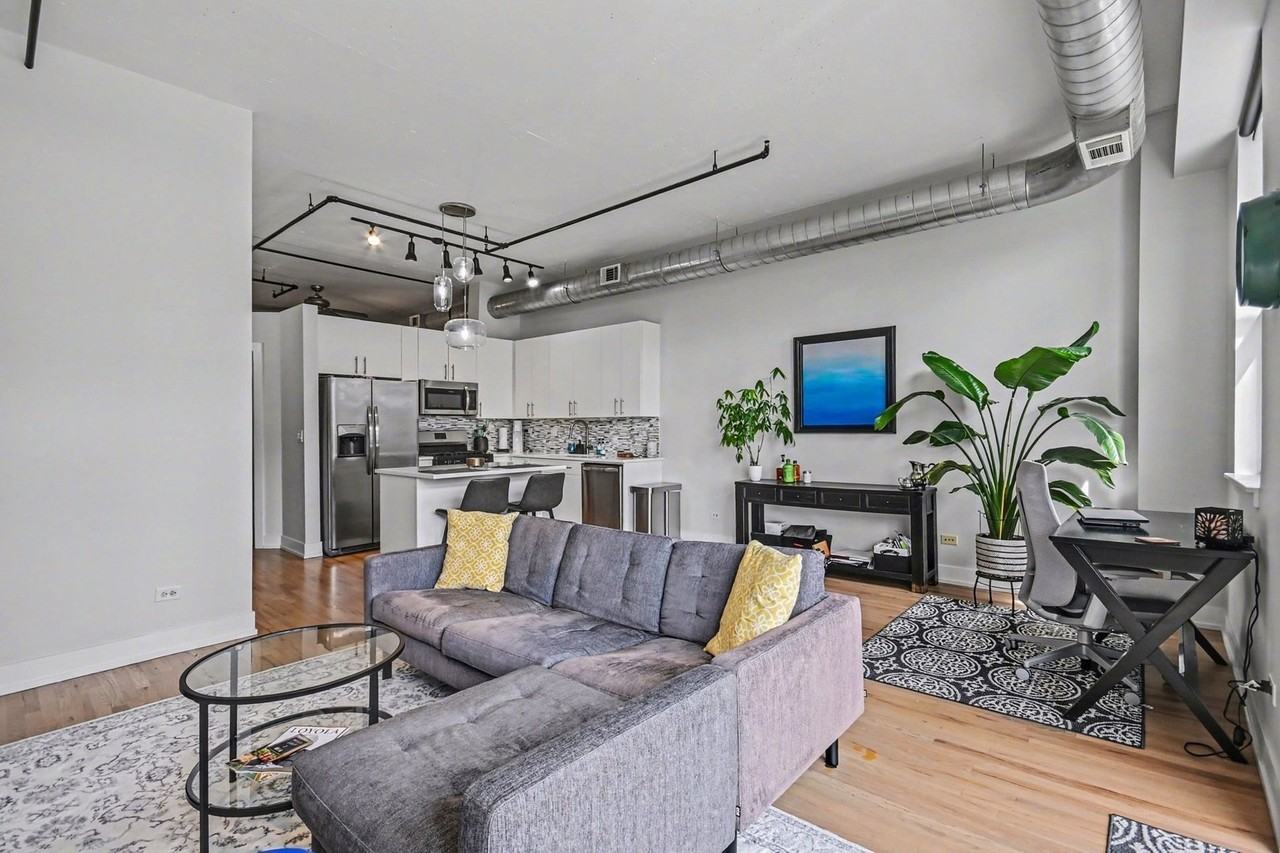 950 W Monroe St #602 - Photo 5 of 17