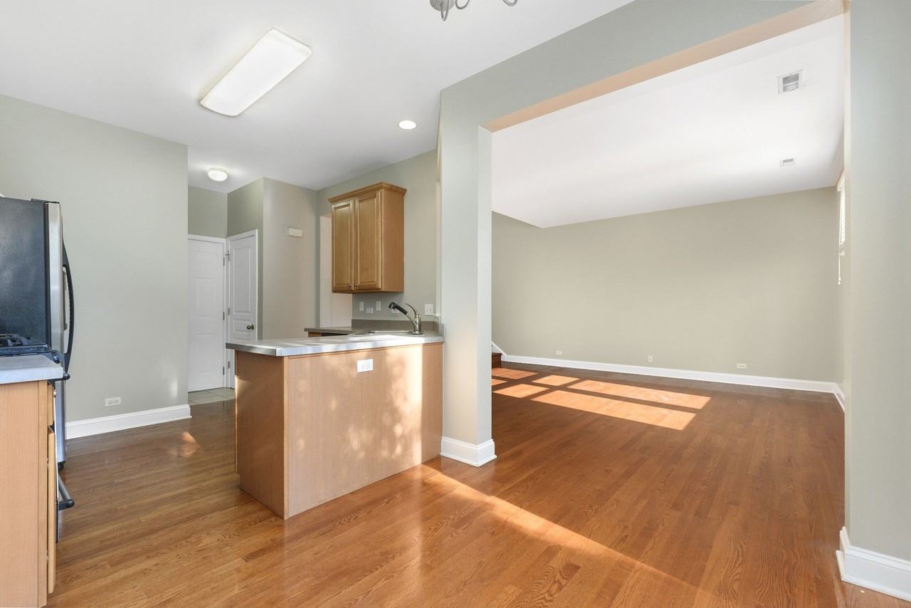 3124 Ollerton Ave - Photo 5 of 17