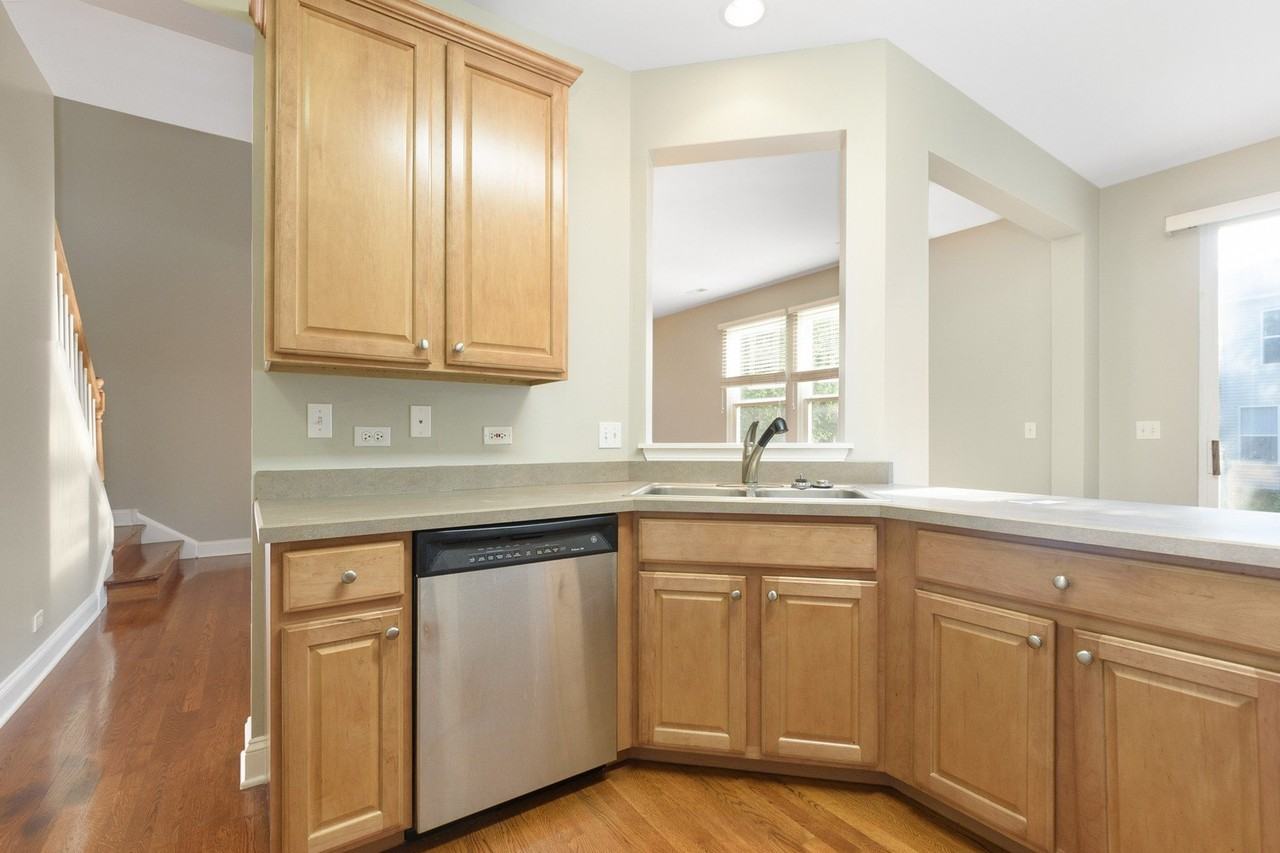 3124 Ollerton Ave - Photo 7 of 17