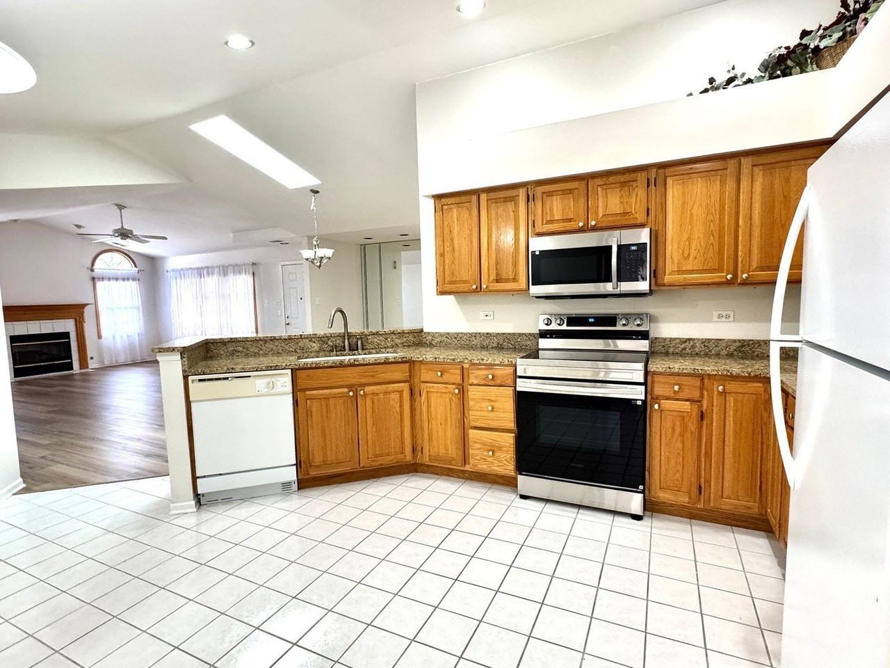 403 Feldner Ct - Photo 4 of 14