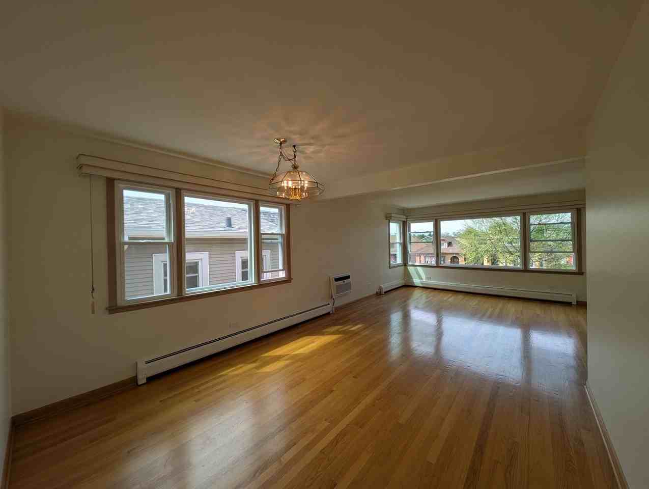 6537 N Natoma Ave #2 - Photo 6 of 8