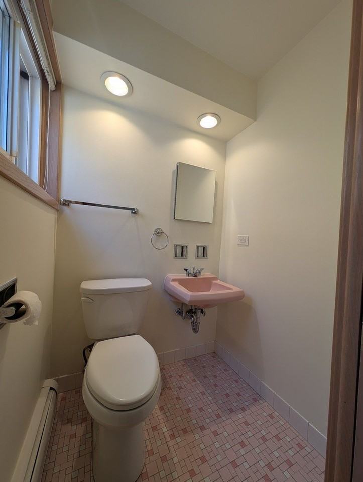 6537 N Natoma Ave #2 - Photo 7 of 8