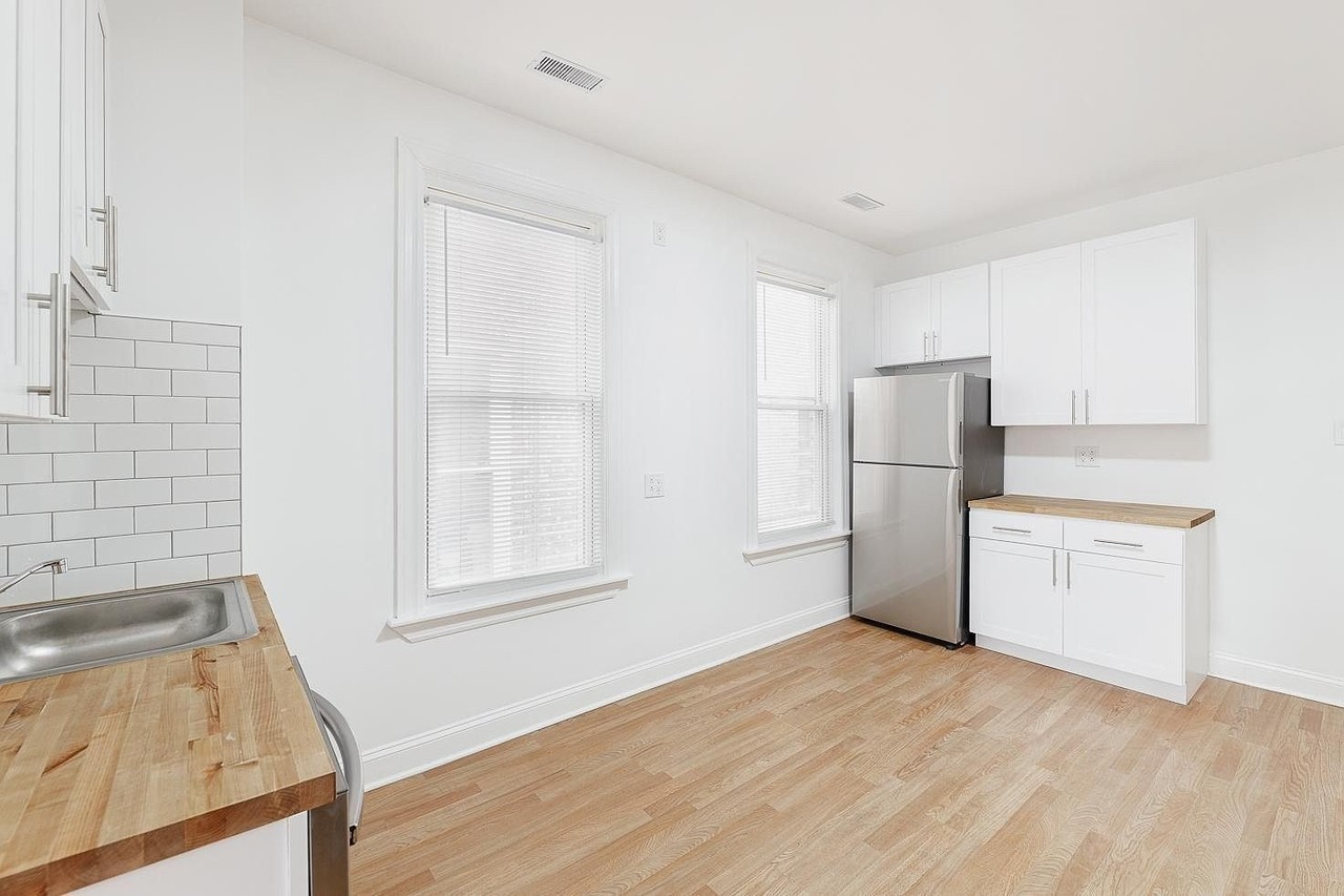 1430 W Superior St #2R - Photo 4 of 18