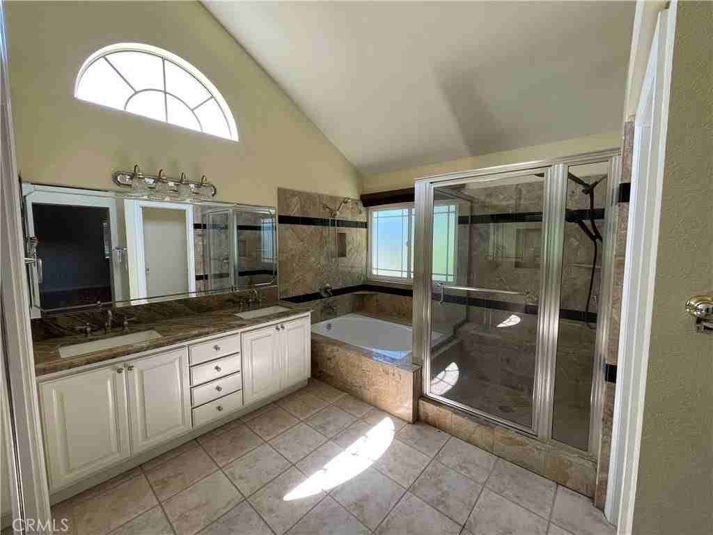 955 Longview Dr - Photo 3 of 49