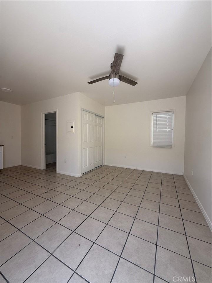 1127 Magnolia Ave #10 - Photo 5 of 7