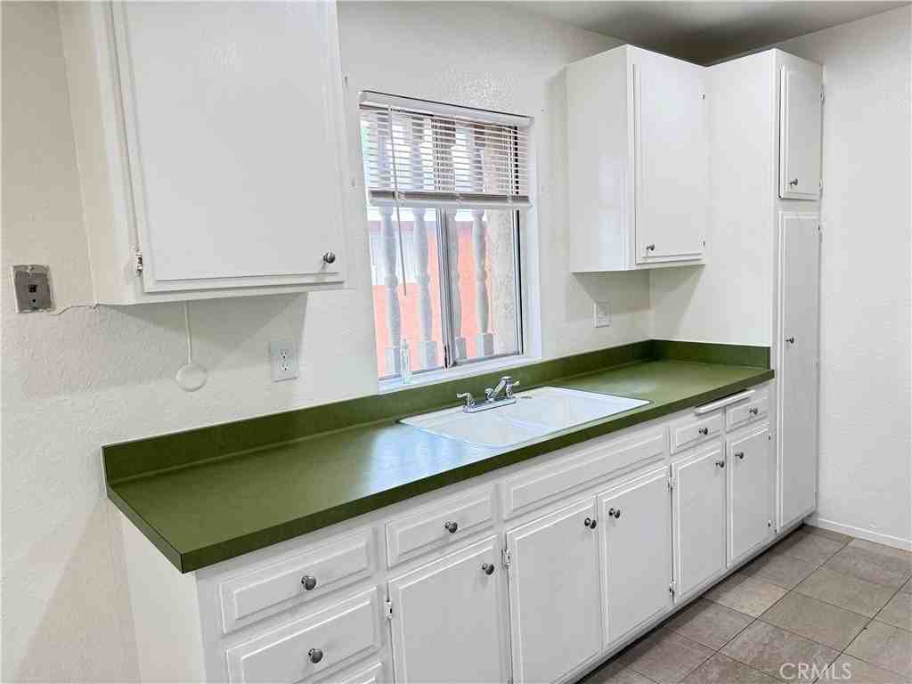 420 E Blueridge Ave - Photo 3 of 23