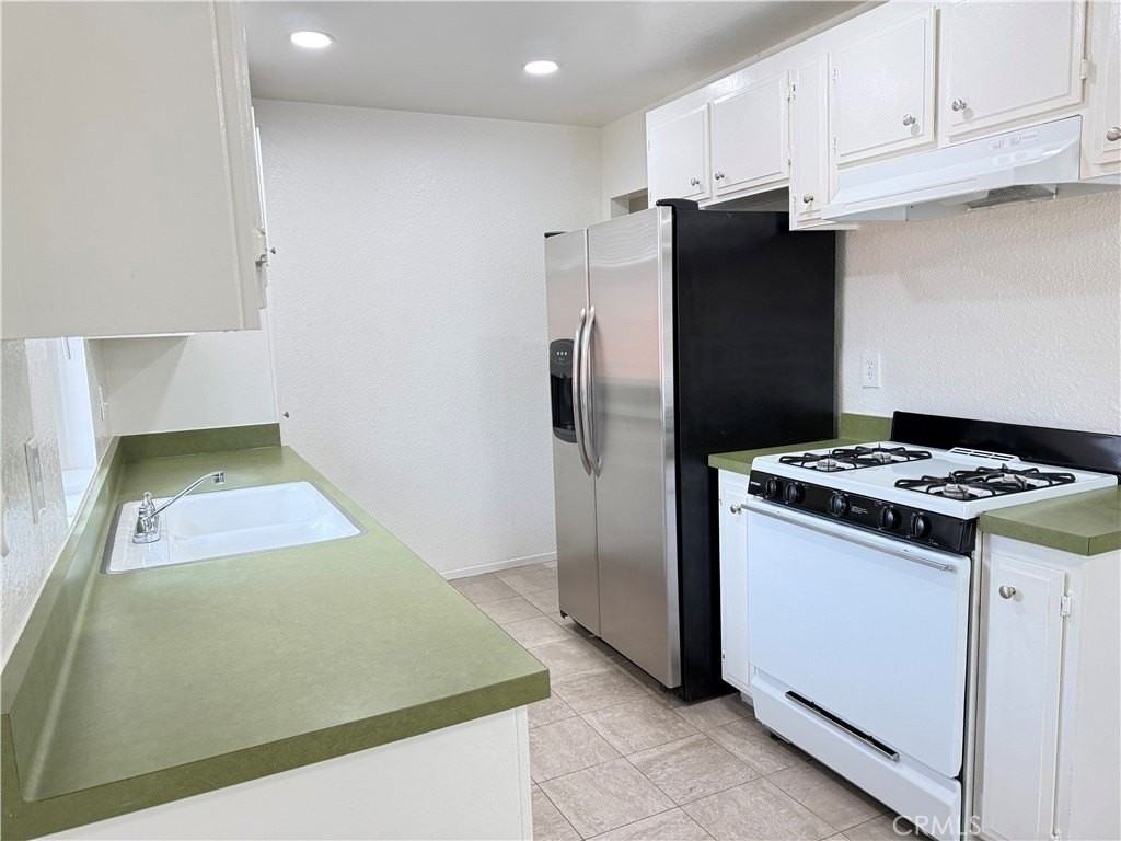 420 E Blueridge Ave - Photo 5 of 23