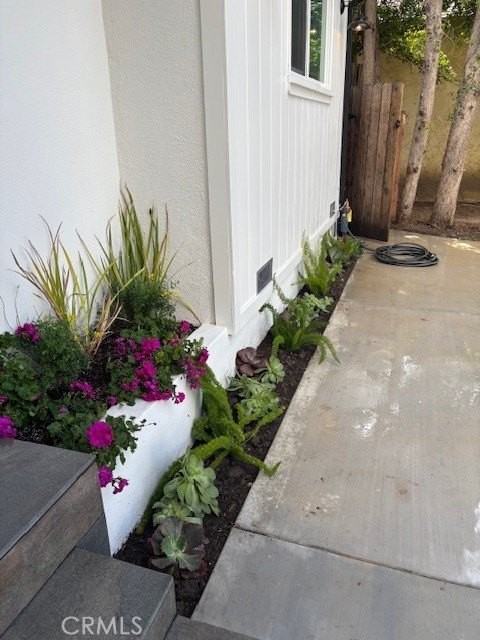 20754 Vose St - Photo 3 of 34
