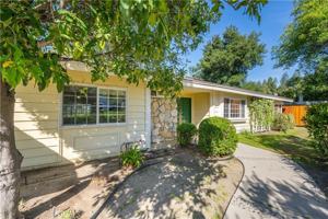 featured image of 11761 Encino Ave