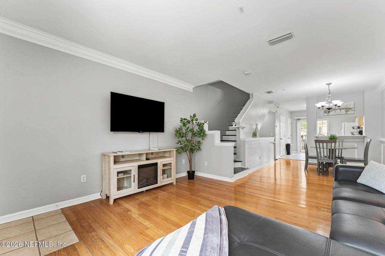 343 E Church St - Photo 3 of 24