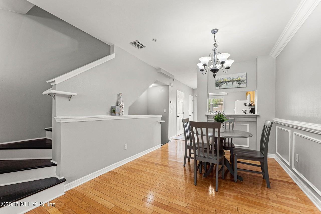 343 E Church St - Photo 4 of 24